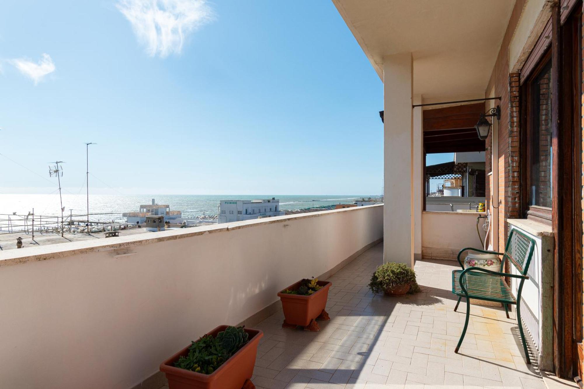 Ostia Attico Fronte Mare Apartment Exterior photo
